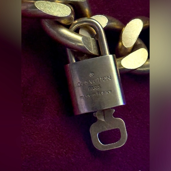 LOUIS VUITTON 🔓 #225 Lock Vintage with chunky unbranded chain - adjustable - Picture 2 of 8